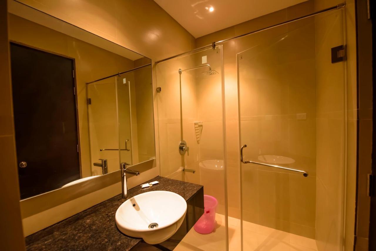 Hotel Annamalai Bahur Exterior photo