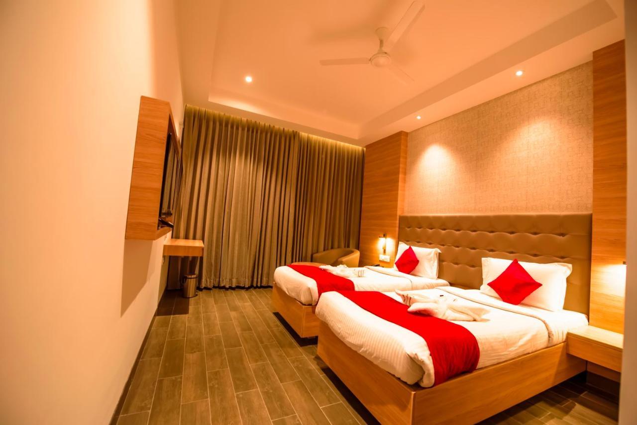 Hotel Annamalai Bahur Exterior photo