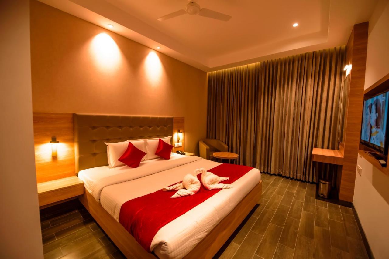 Hotel Annamalai Bahur Exterior photo