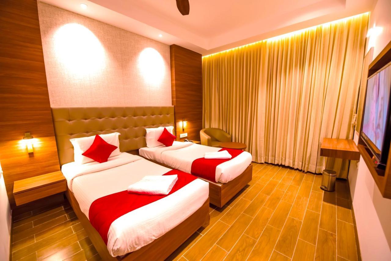 Hotel Annamalai Bahur Exterior photo